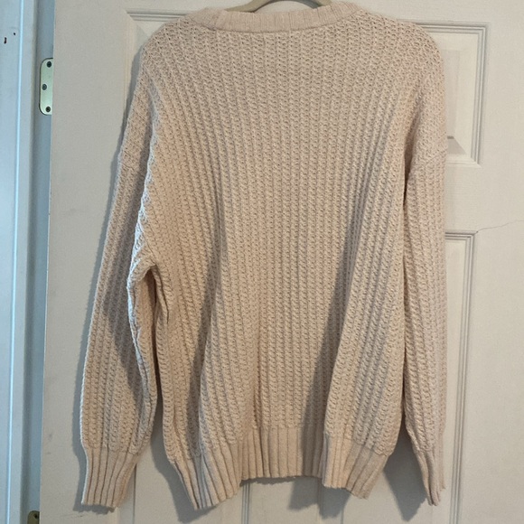 American Eagle Oversized Sweater - Picture 3 of 4